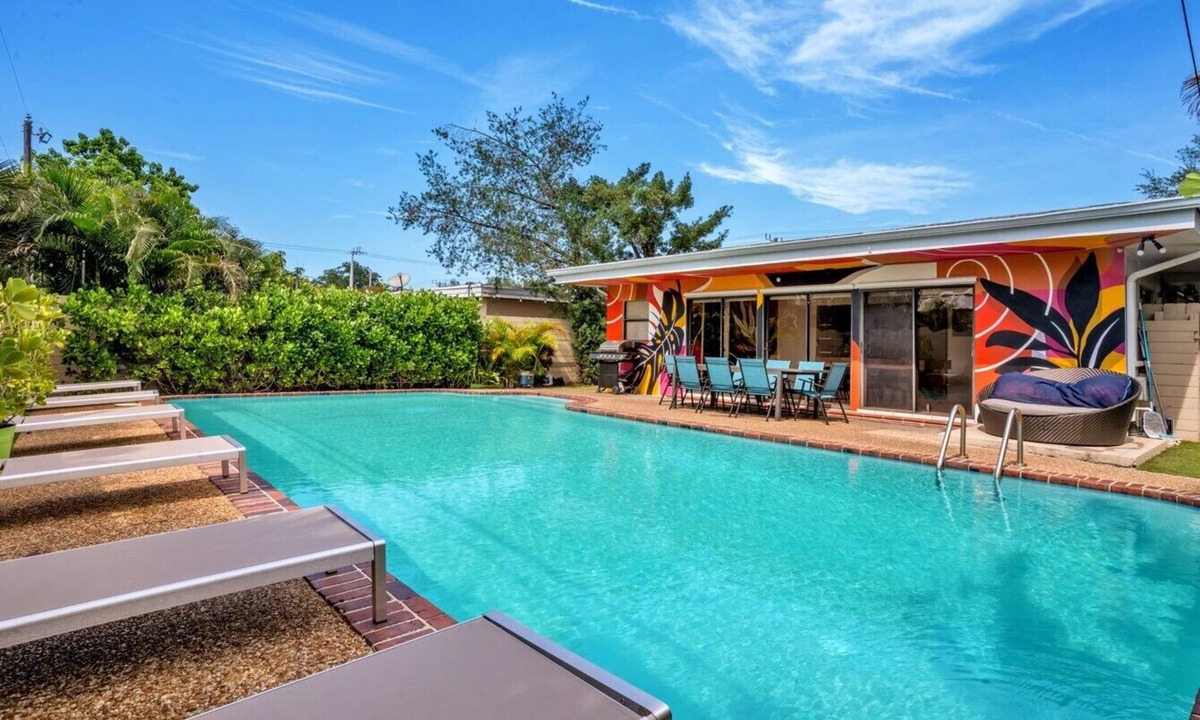 Lake Ridge House | The Playful Oasis