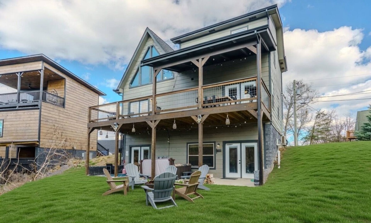 Sevierville Cabin | The Smokies Dream Lodge – Indoor Pool+Hot Tub & Epic Fun!