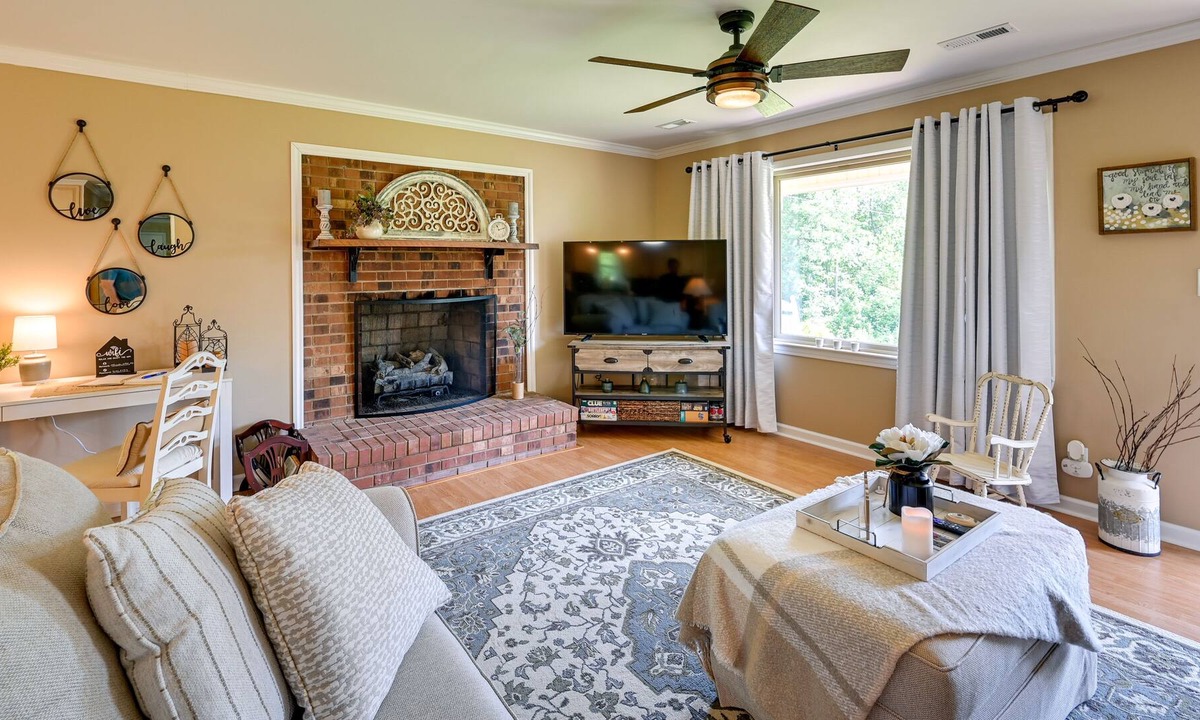 Lexington House | 'The Travis House at Lantern Springs' on Farm!