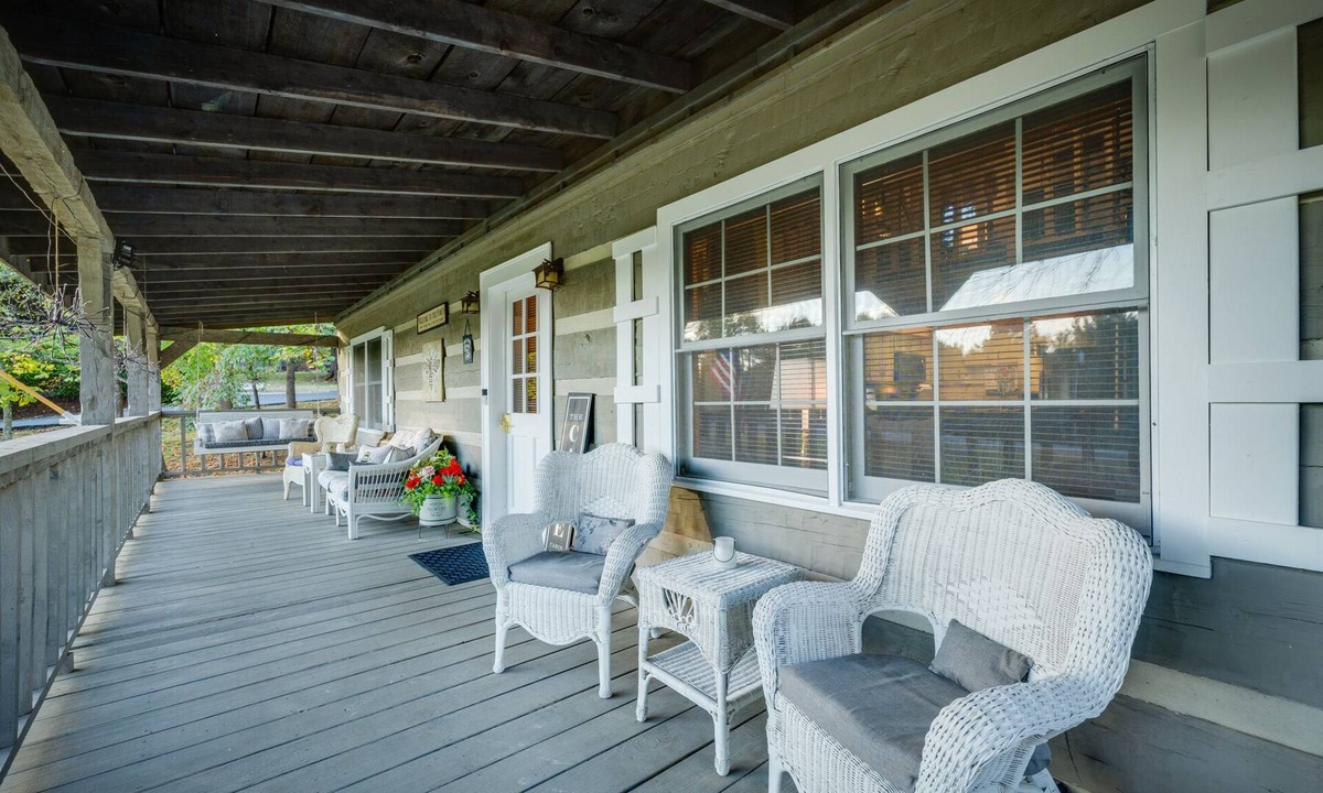 Piney Flats Cabin | The Triple Porch Retreat, Canoe Cabin@BooneLake,EV