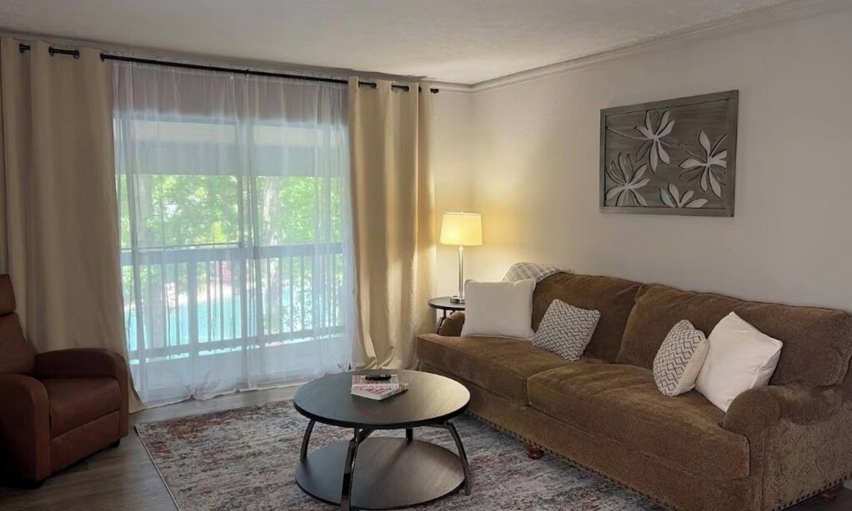 Cumberland Apartment | The Truist Park first base! Spacious/free parking