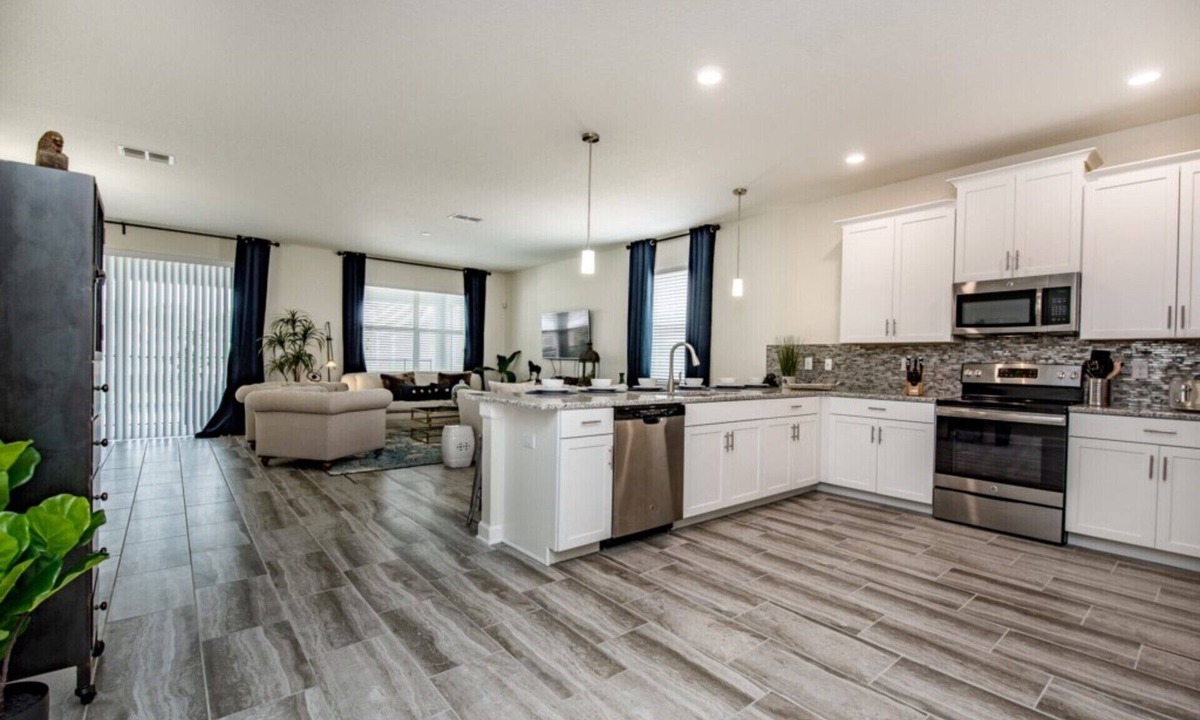 Davenport House | The Ultimate Guide to Renting Your 5 Star Villa on Champions Gate Resort, Orlando Mansion 1817
