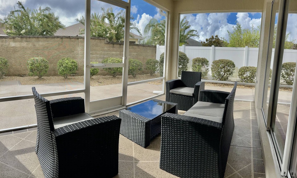 The Villages House | The Village of Hillborough: Courtyard villa 3/2 minutes from Brownwood Square