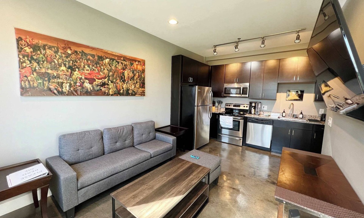 Roanoke Apartment | The West End Flats