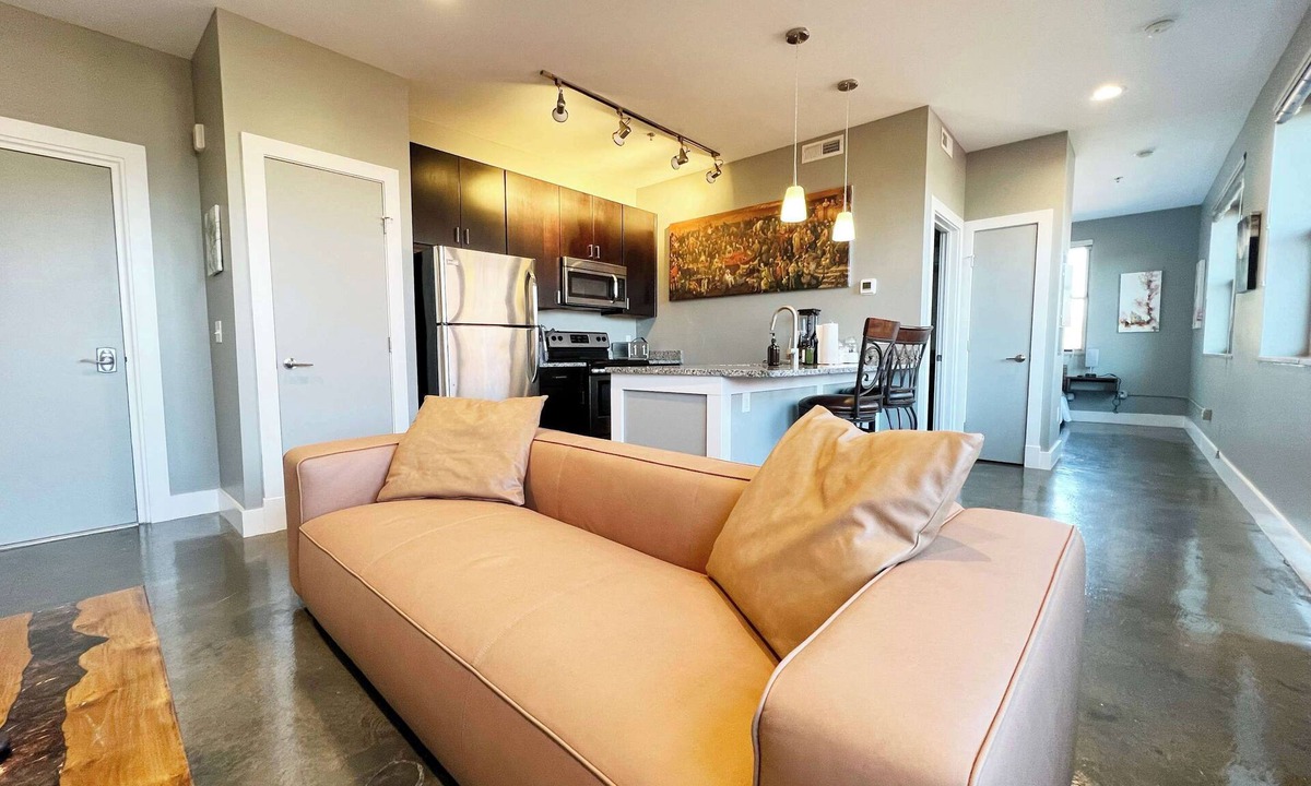 Roanoke Apartment | The West End Flats