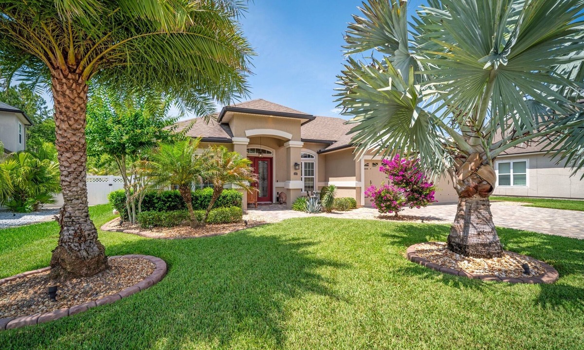 St. Johns House | The Zen Flamingo – Elegant Private Oasis with Pool, and Outdoor Kitchen