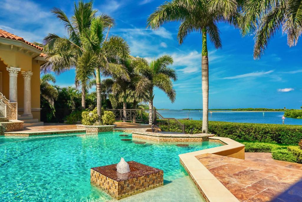 Tierra Verde House | Tierra Verde St Petersburg Waterfront Mansion Estate 5BdRm