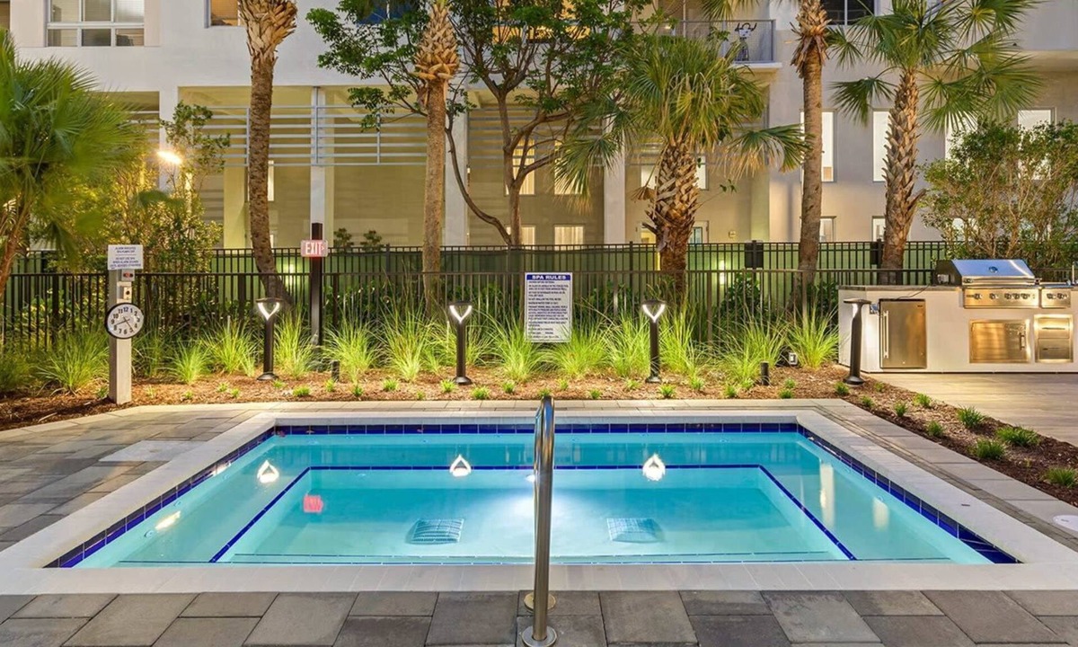 West Palm Beach Apartment | TortoiseOne 2BD 17 - Two Bedroom Apartment, Sleeps 4