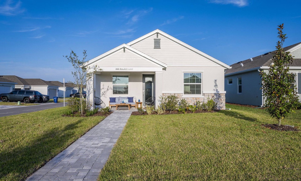 Braden River House | Tranquil Vacation Haven in Vibrant Waterside Community