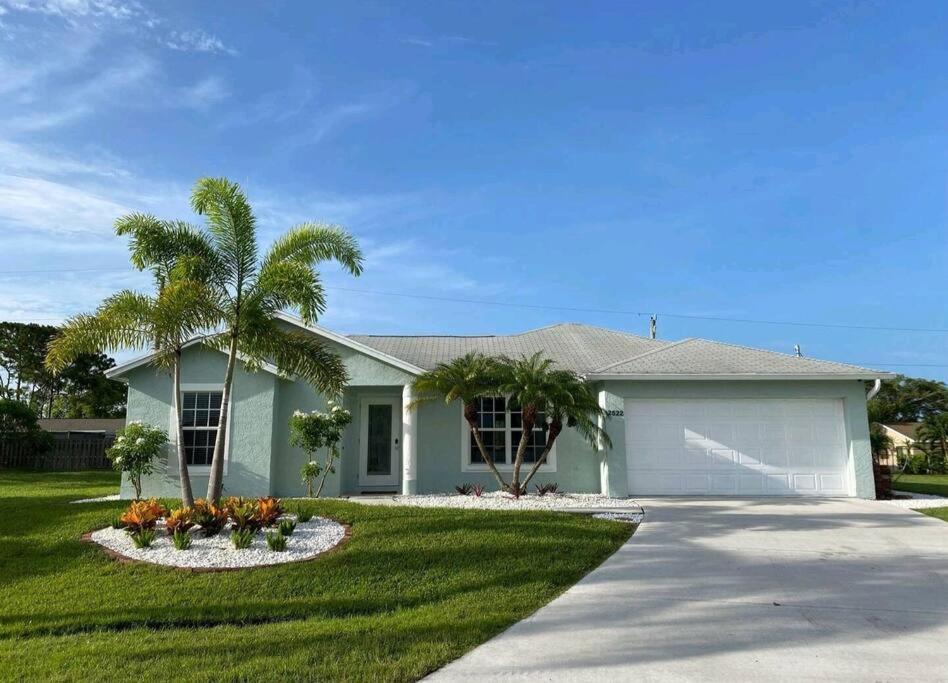 Port Saint Lucie House | Treasure Coast Getaway 15 mins to Jensen Beach