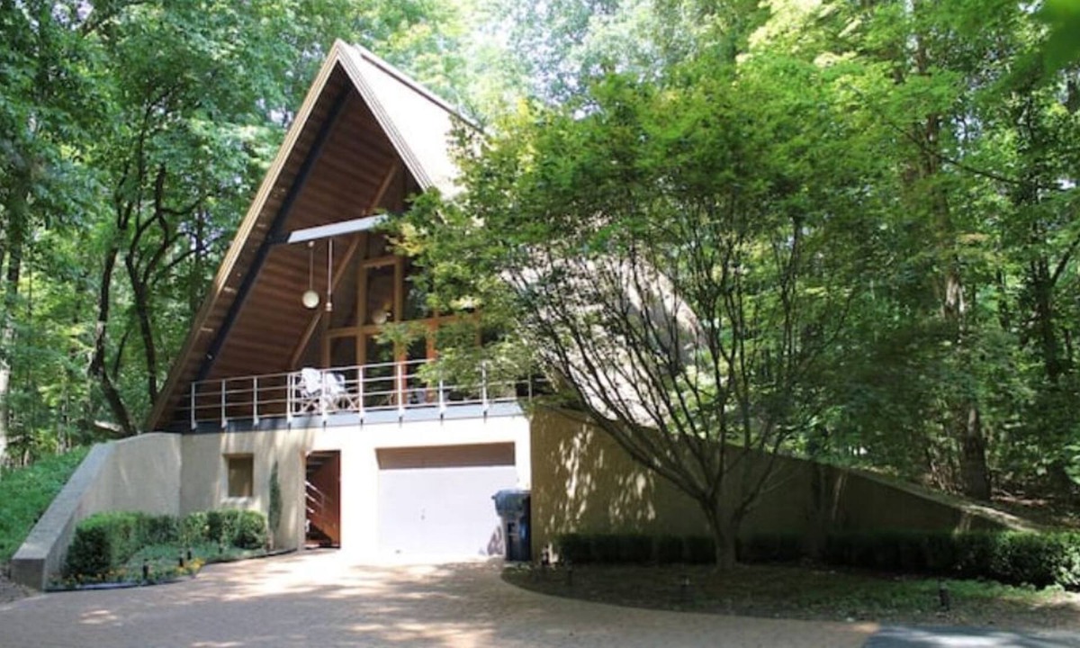 Mills River House | Treehouse / A-Frame