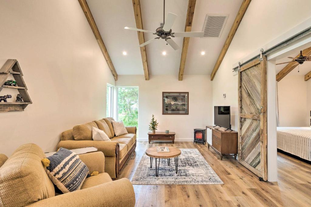 Palm City House | Trendy Palm City Cottage with Porch on 5 Acres!