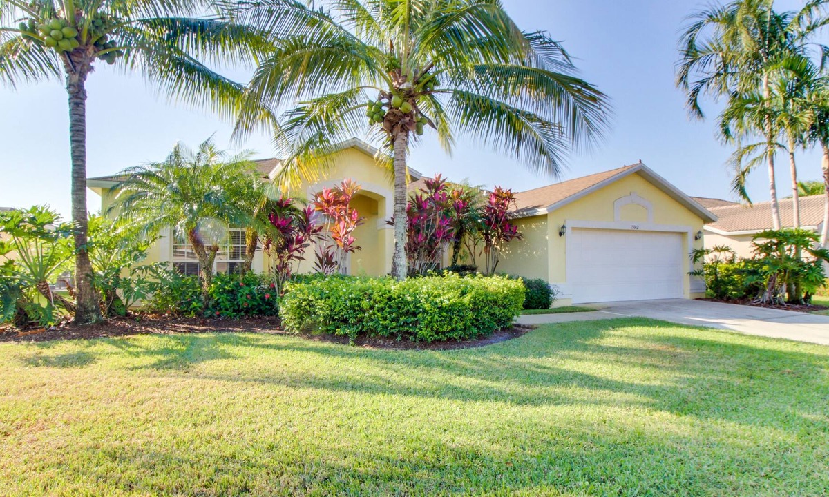 Biggar Villa | Tropical Family Home with WiFi, Deck, Private Pool and Convenient Location