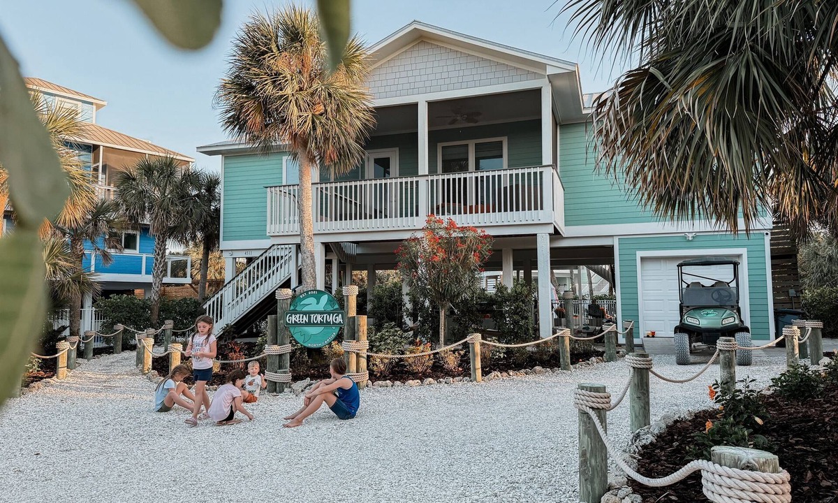 North Captiva House | Tropical Family Oasis: Pool, Spa, Golf Cart – End of Year Deals & Specials!