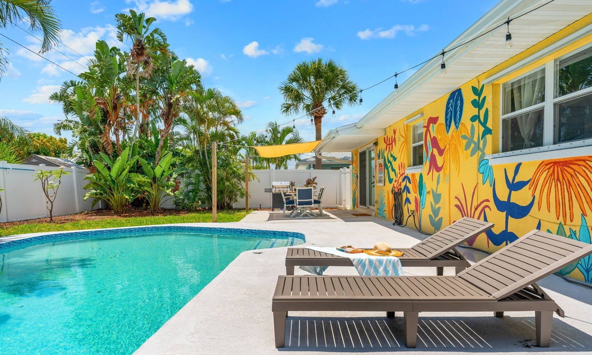 Golden Beach Estates House | Tropical-Inspired Beachside Home w/BBQ Grill & Heated Pool ☀️