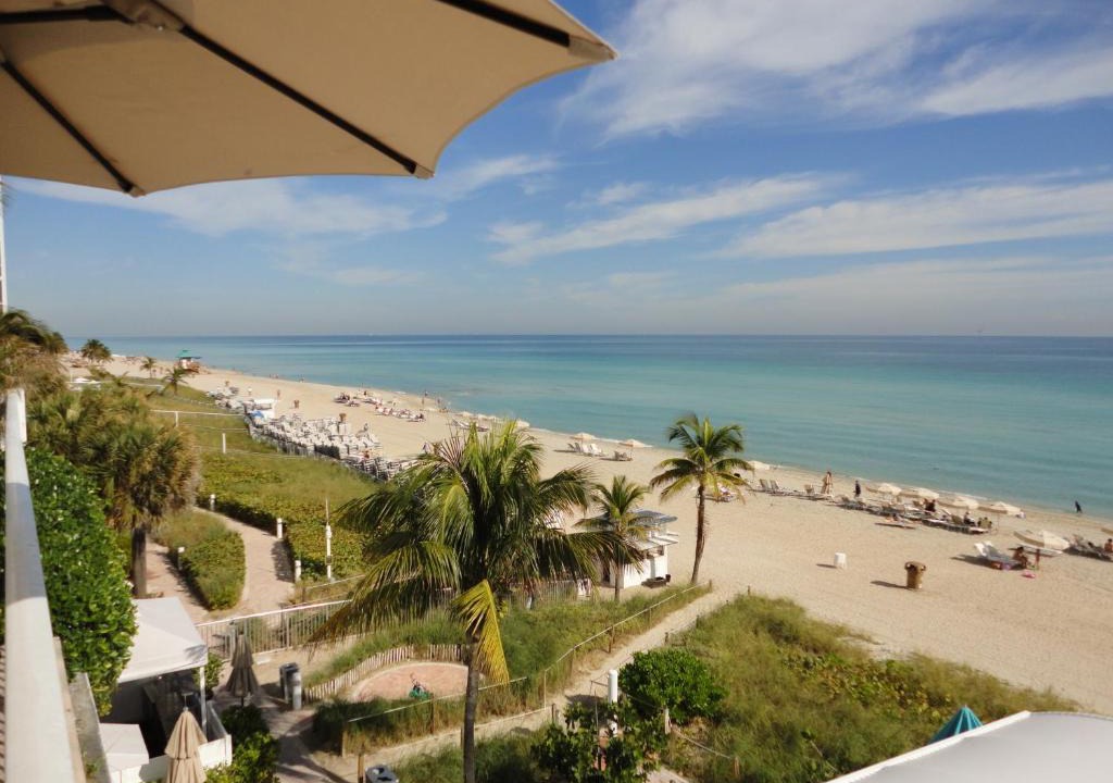 Sunny Isles Beach House | Trump International Miami 15th Floor