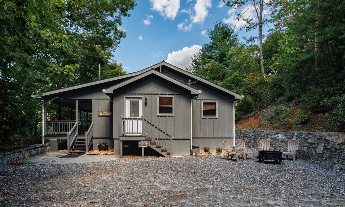Whittier Cabin | Tucked Away Smoky Mountain Cabin