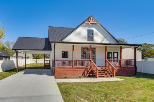 Tullahoma House | Tullahoma Whiskey Trail Base w/Yard & Fire Pit