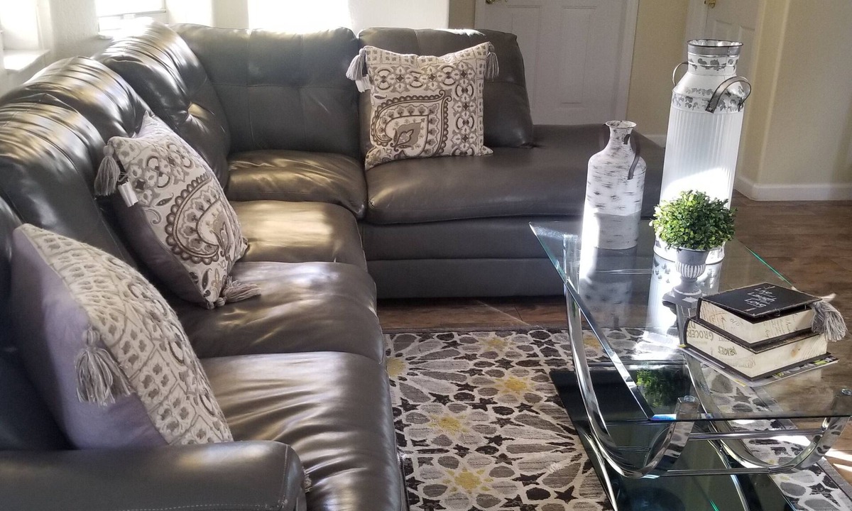 Cutler Bay House | Two story 2500 sq ft house located nearby shopping mall, restaurants and parks