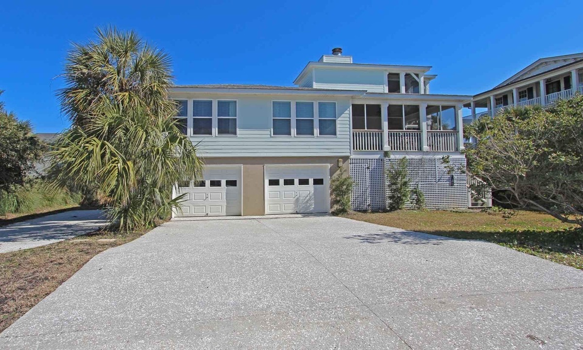 Isle of Palms House | Two-story home with great ocean views and space for the whole family