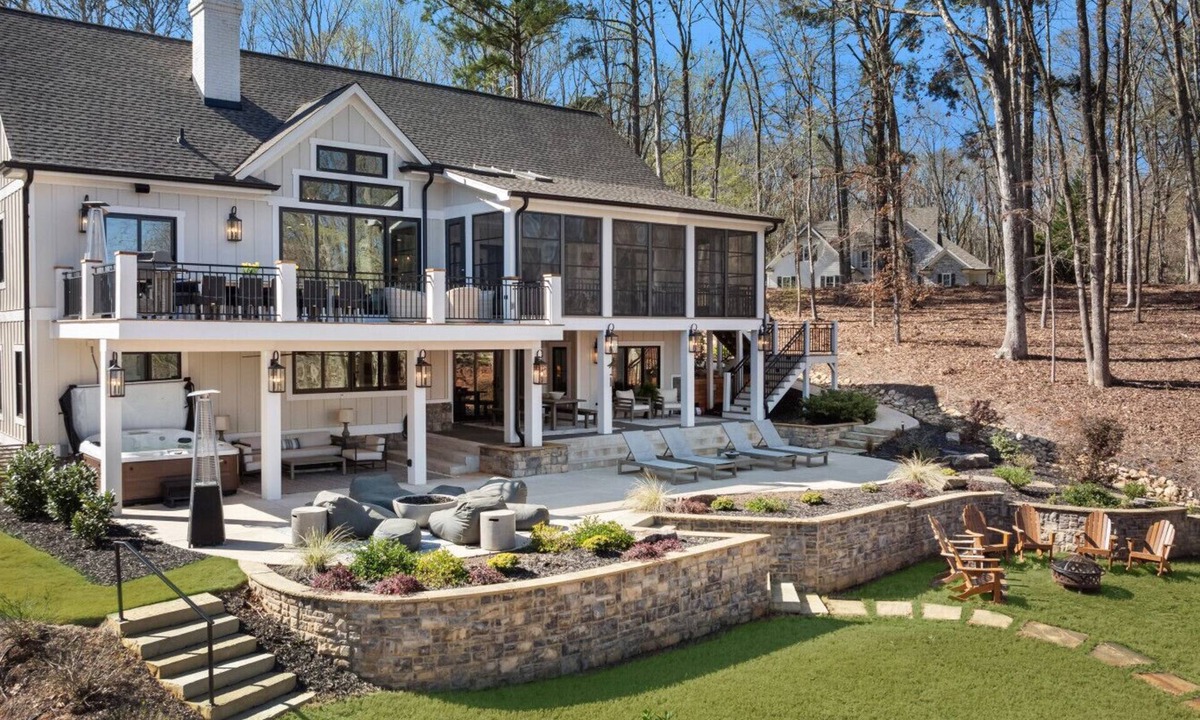 Eatonton House | Ultimate Lake Vacation|Great Location|Great Views|Hot Tub