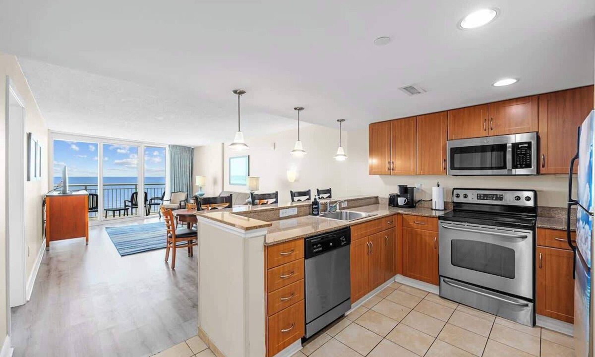Downtown Myrtle Beach Apartment | Unforgettable Getaway 3BR