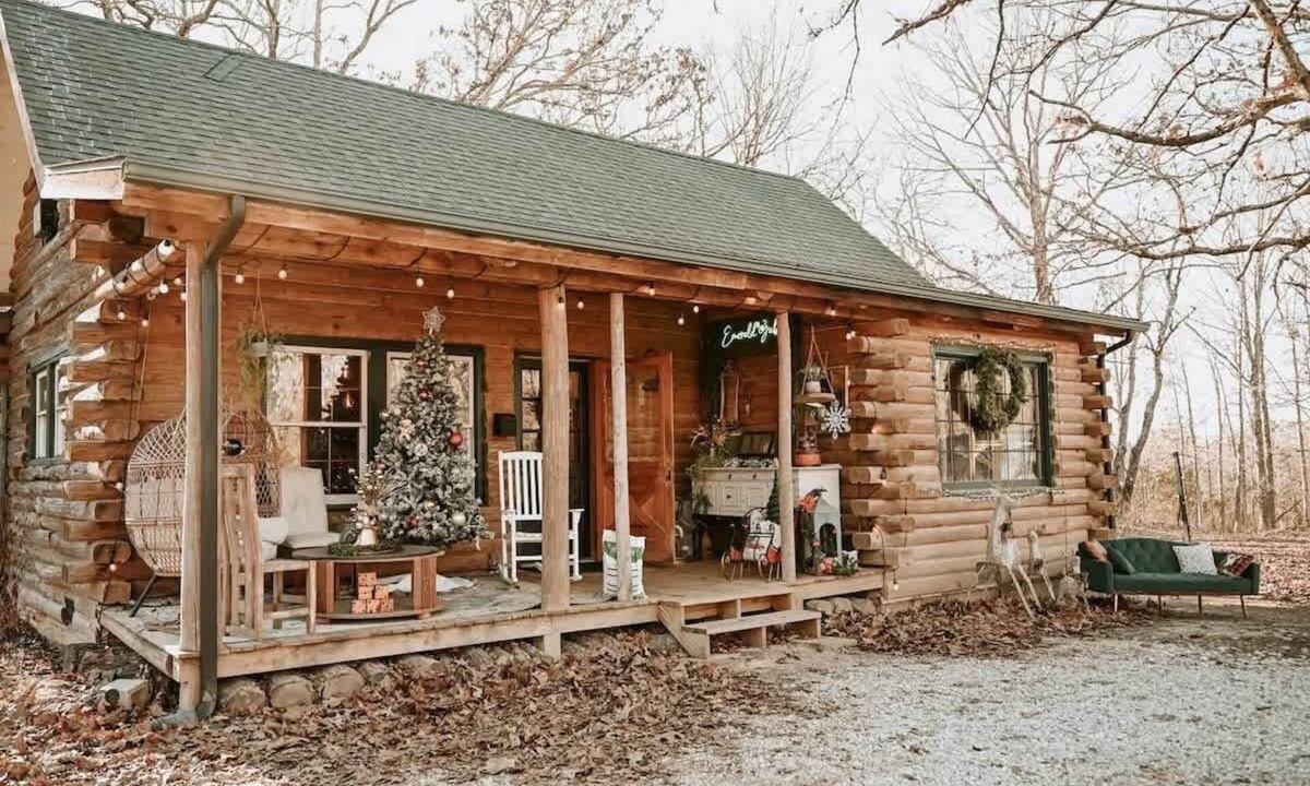 Lenox House | Unique Emerald Gabel Cabin