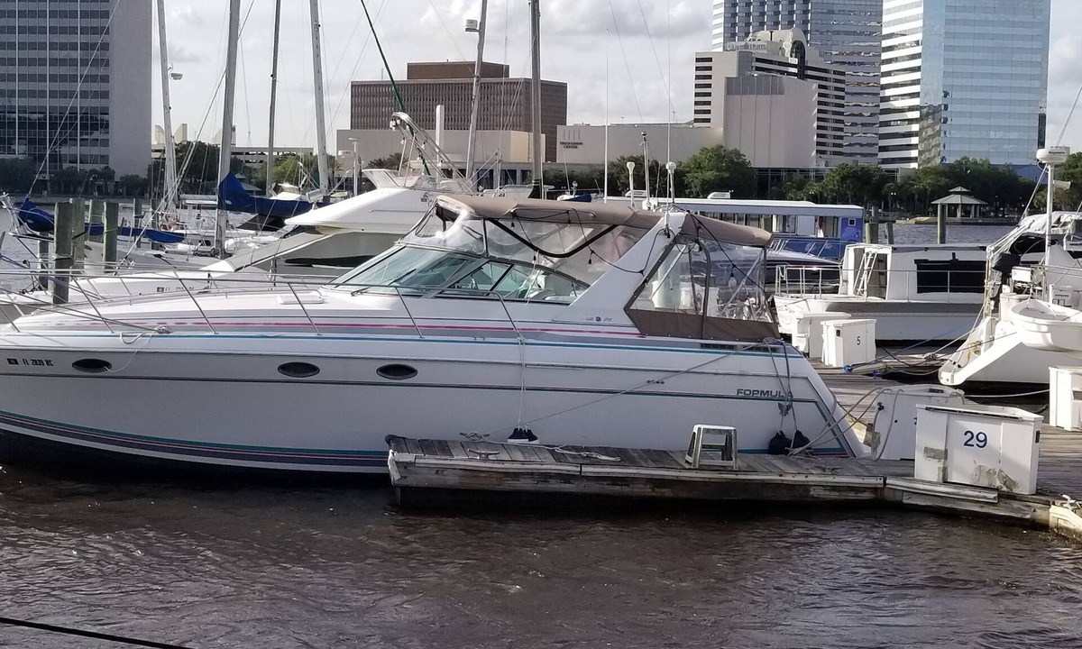 Downtown Jacksonville Boat Rental | Unique experience on Floating Paradise
