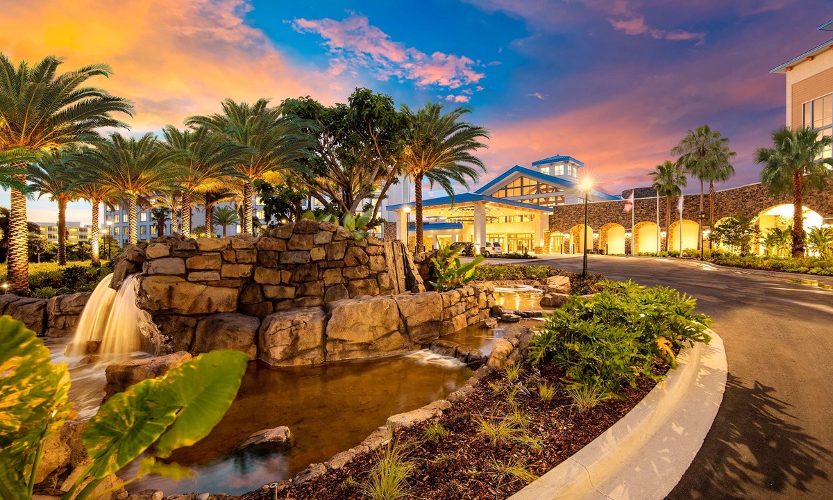 Florida Center Hotel | Universal's Loews Sapphire Falls Resort