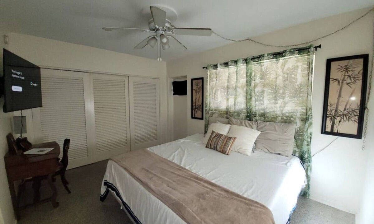 Crescent Lake Apartment | Urban Retreat at Crescent Lk