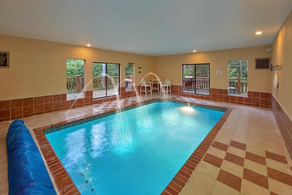 Cosby Apartment | Uwoduhi Pool Lodge