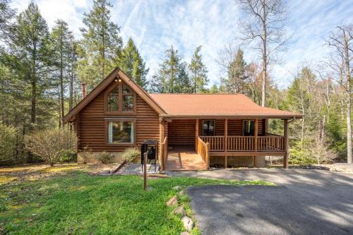 Sevierville Ski Chalet | Valley Dream:3 bdrm 3bath, Specials, Free Tickets, One level(no stairs)