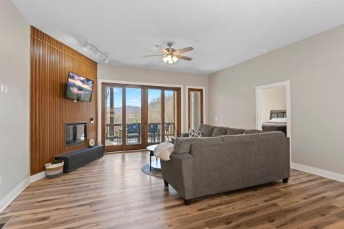 Sylva House | Valley View 4 Units - Peaceful Mountain Escape, Decks, Views, and Privacy