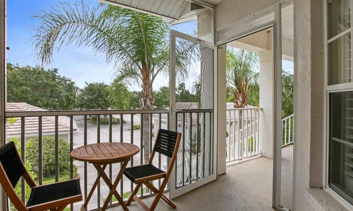 Plantation Condo | Venice Tropical Condo