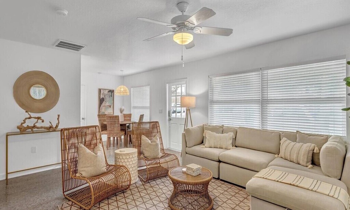 Rock Ridge Cottage | Vero Beach Cottage 3 bedrooms, 2 bath, Less than mile to Beach