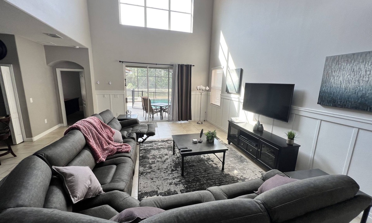Lindfields Villa | Villa with Private Hot Tub Close to Disney