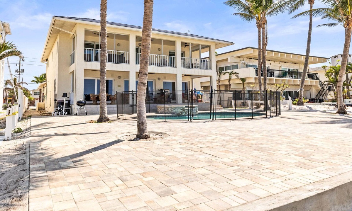 Redington Beach House | Vista Mar - a beachfront home in Redington Beach