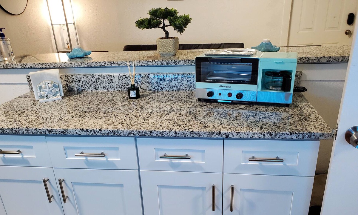 Spring Hill Apartment | Vrbo Property