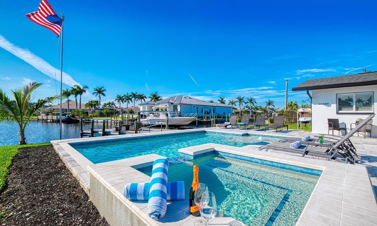 Villa Bayshore | Yacht Club