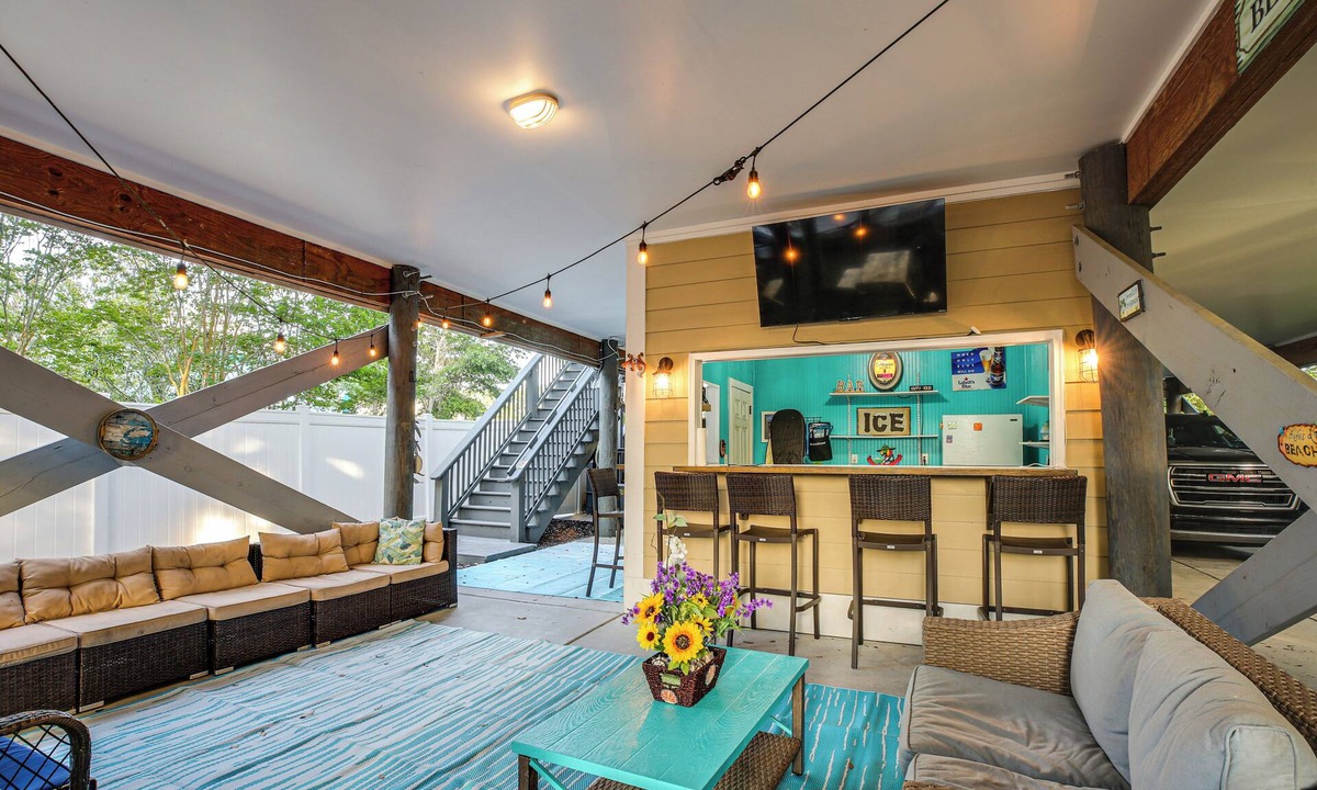 Garden City House | Walk to Beach! Murrells Inlet Oasis w/Shared Pool