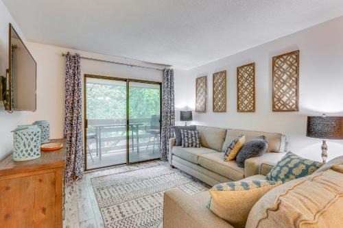 Folly Field House | Walk to Beach & Golf Course: Hilton Head Getaway!