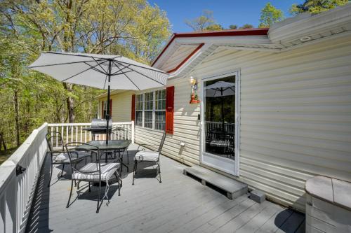 Hayesville House | Walk to Lake Chatuge! Hayesville Cabin w/Fire Pit