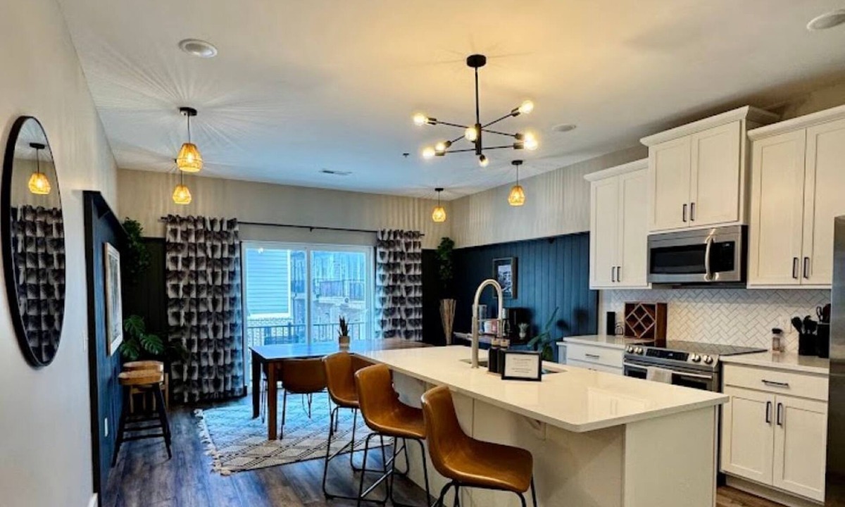 Chattanooga House | Walkable Downtown Getaway! 4BR + Rooftop + Garage