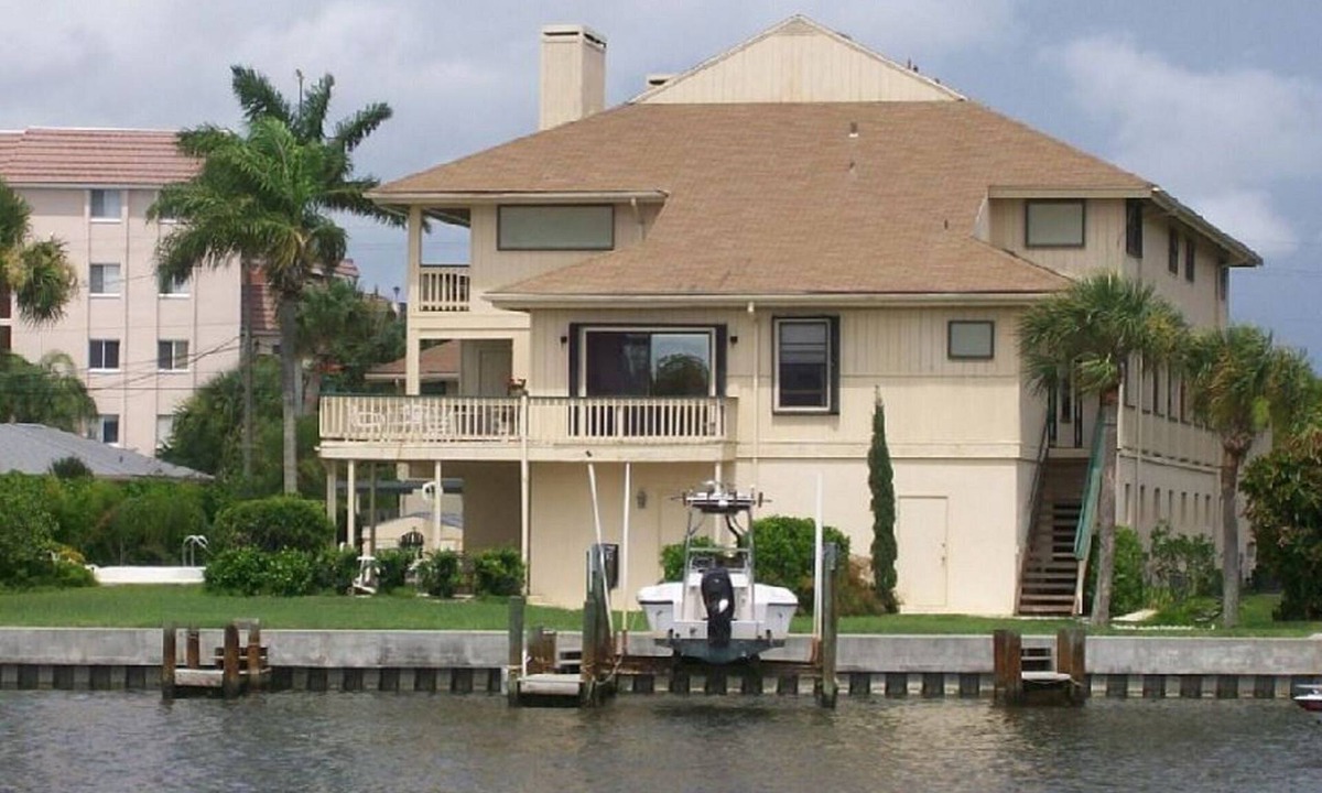 Siesta Key Condo | Water Front on Turtle Lagoon. Minutes from Turtle Beach & Siesta Key Beach