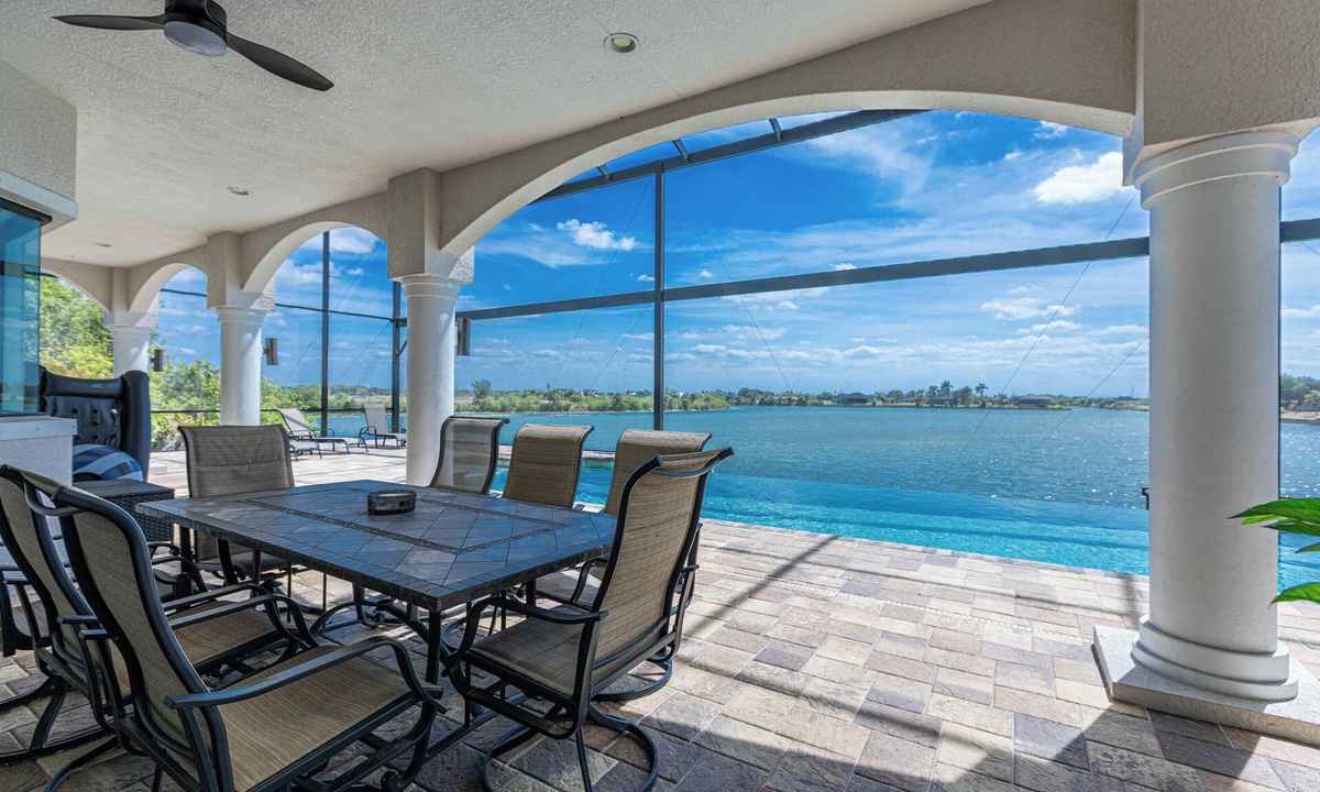 Diplomat House | Waterfront Estate With Heated Infinity Pool