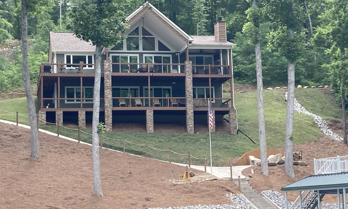 Jacksboro House | WATERFRONT Home-Big Creek- secluded cove offers the most relaxing vacation!
