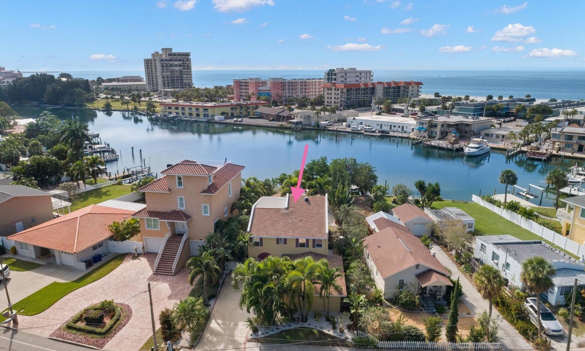 Belle Vista House | Waterfront Living at its Finest!
