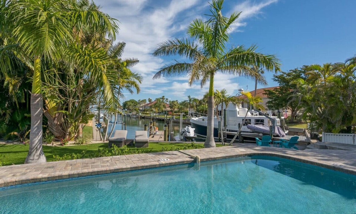 Sarasota House | Waterfront Oasis: Private Heated Pool, Fire Pit & Gourmet Kitchen - Near Beach!
