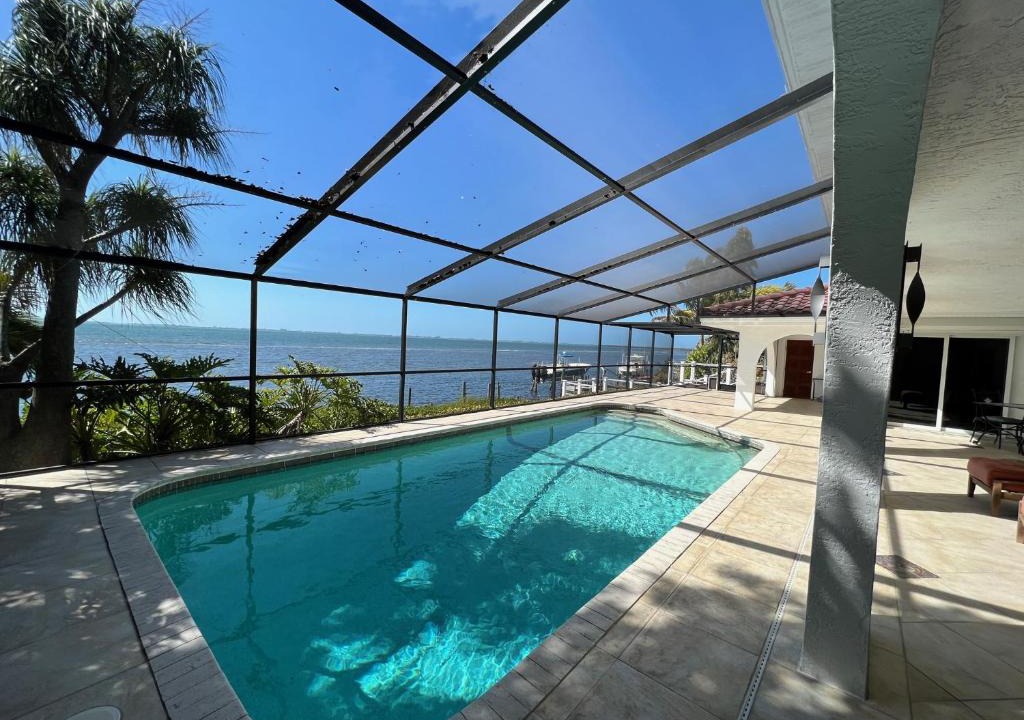 Bayshore Gardens House | Waterfront Paradise-Heated pool, AMAZING Sunsets!