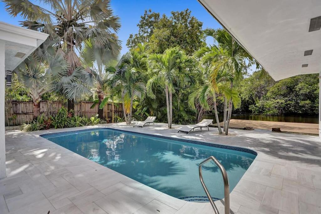 Central Fort Lauderdale Villa | Waterfront Tropical Oasis 4 Bedroom Pool Home